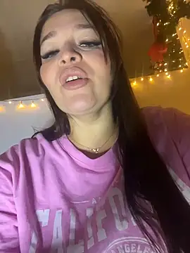 Snapshot of sarahreyess_11 chatting on 12/22/25, 02:30 sarahreyess 11 online show from 12/22/25, 02:30