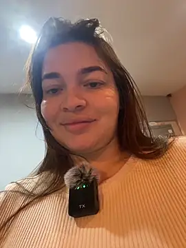 Snapshot of sarahreyess_11 chatting on 03/04/26, 11:16 sarahreyess 11 online show from 03/04/26, 11:16