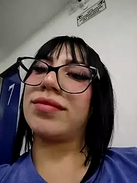 Snapshot of Kitty_Melodi chatting on 10/23/25, 09:24 Kitty Melodi online show from 10/23/25, 09:24