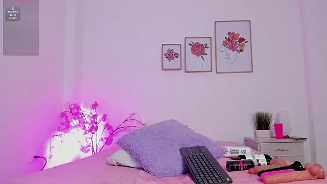 hellzel moon online show from 10/20/25, 07:14