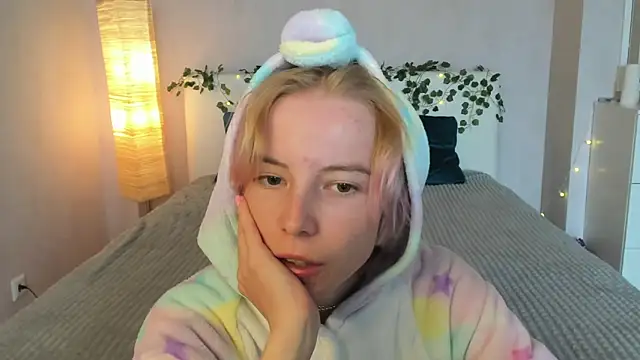 Pink Lila18 online show from 09/09/25, 08:14