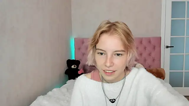 Pink Lila18 online show from 09/14/25, 08:35