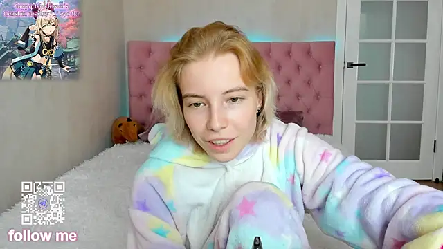 Pink Lila18 online show from 10/27/25, 08:40