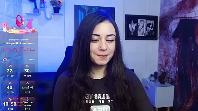 Snapshot of Eva_Roussell chatting on 01/19/26, 03:05 Eva Roussell online show from 01/19/26, 03:05