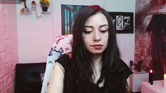 Snapshot of Eva_Roussell chatting on 02/07/26, 02:43 Eva Roussell online show from 02/07/26, 02:43