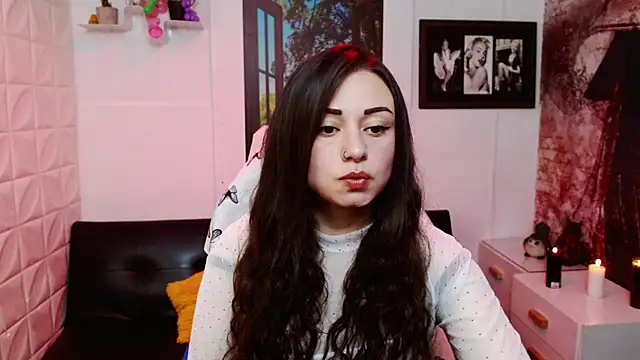 Snapshot of Eva_Roussell chatting on 02/11/26, 02:33 Eva Roussell online show from 02/11/26, 02:33