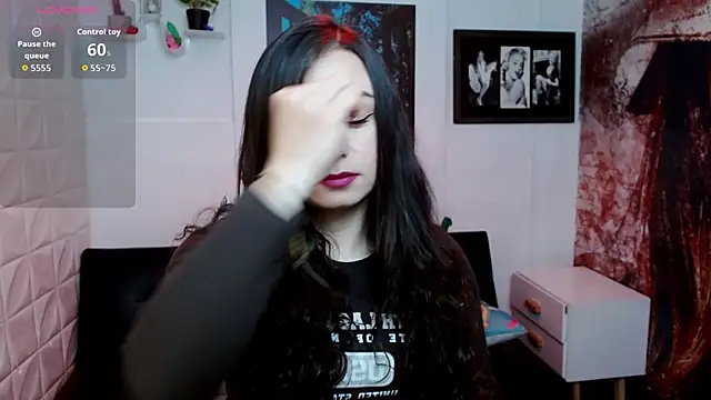 Snapshot of Eva_Roussell chatting on 02/18/26, 02:35 Eva Roussell online show from 02/18/26, 02:35