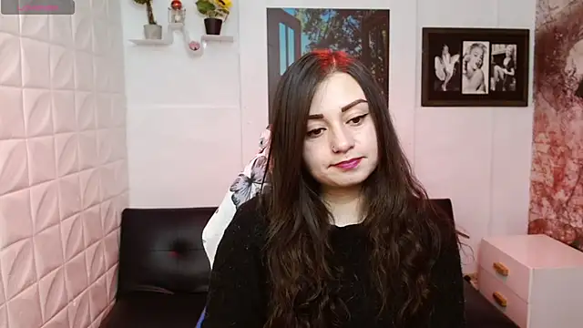 Snapshot of Eva_Roussell chatting on 02/19/26, 02:35 Eva Roussell online show from 02/19/26, 02:35