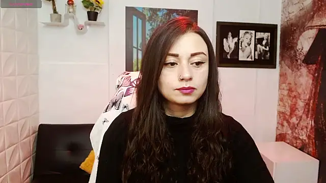 Snapshot of Eva_Roussell chatting on 02/20/26, 02:17 Eva Roussell online show from 02/20/26, 02:17