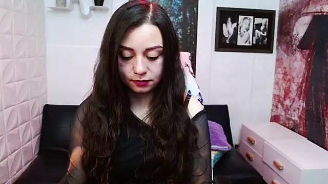 Snapshot of Eva_Roussell chatting on 03/03/26, 02:34 Eva Roussell online show from 03/03/26, 02:34