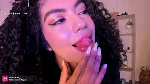 Snapshot of miss_curazao chatting on 06/19/26, 12:53 miss curazao online show from 06/19/26, 12:53