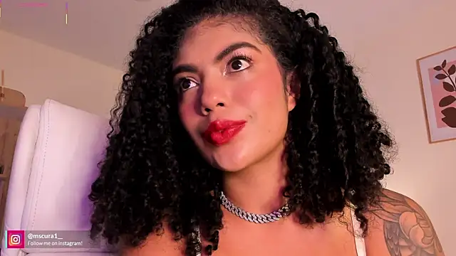 Snapshot of miss_curazao chatting on 07/15/26, 12:43 miss curazao online show from 07/15/26, 12:43