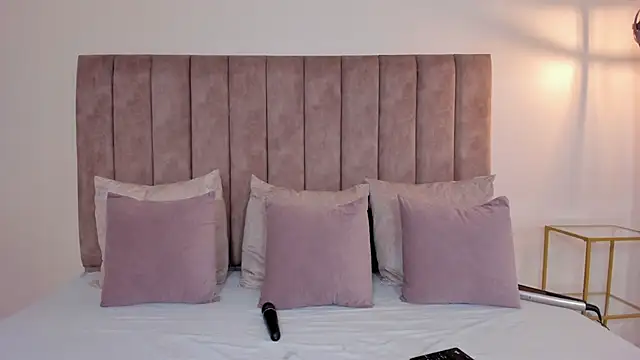amber colliiins online show from 06/23/26, 05:44