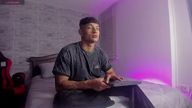 DavisFirb online show from 12/05/25, 02:31