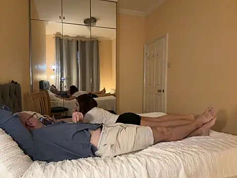 Snapshot of ViksaxBram chatting on 09/24/25, 06:11 ViksaxBram online show from 09/24/25, 06:11