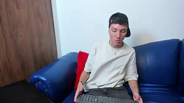 LittleDanny  online show from 11/29/25, 05:05