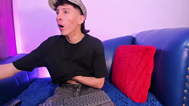 LittleDanny  online show from 04/22/26, 02:40