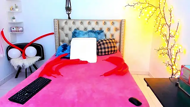 LenaStylesOA online show from 10/17/25, 01:46