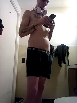 Snapshot of jizzyglizzy92 chatting on 03/03/26, 12:22 jizzyglizzy92 online show from 03/03/26, 12:22