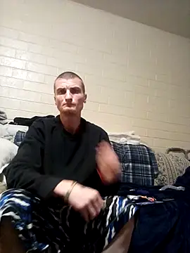 jizzyglizzy92 online show from 03/18/26, 11:24