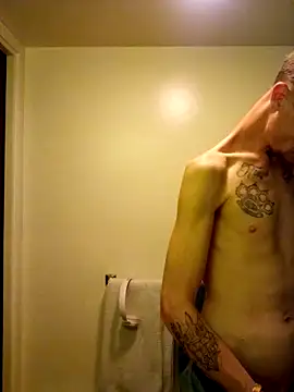 jizzyglizzy92 online show from 04/16/26, 10:49