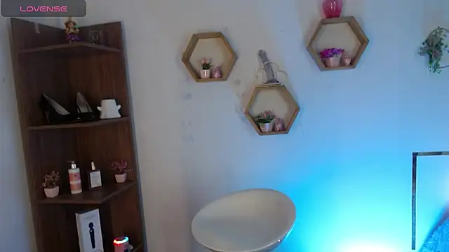 AuroraHans1 online show from 04/07/26, 12:00