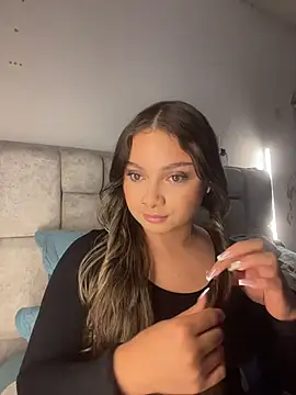 AnnyLopezzz  online show from 04/22/26, 06:27