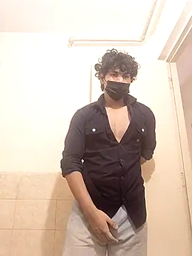 Snapshot of Goodmens5 chatting on 10/07/25, 09:17 Goodmens5 online show from 10/07/25, 09:17