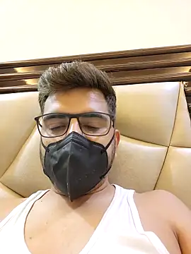 Snapshot of LoveGuruRA chatting on 09/13/25, 07:02 LoveGuruRA online show from 09/13/25, 07:02