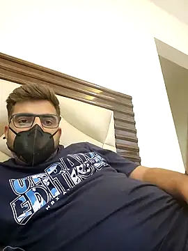 Snapshot of LoveGuruRA chatting on 09/16/25, 11:55 LoveGuruRA online show from 09/16/25, 11:55