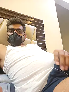 Snapshot of LoveGuruRA chatting on 09/28/25, 06:57 LoveGuruRA online show from 09/28/25, 06:57