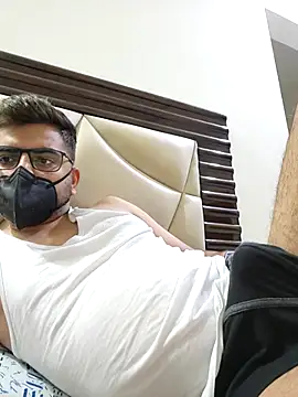 Snapshot of LoveGuruRA chatting on 10/30/25, 09:15 LoveGuruRA online show from 10/30/25, 09:15