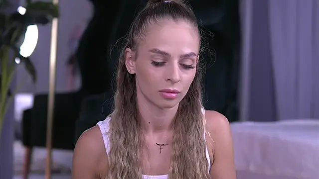 ElaraShine online show from 09/12/25, 08:53