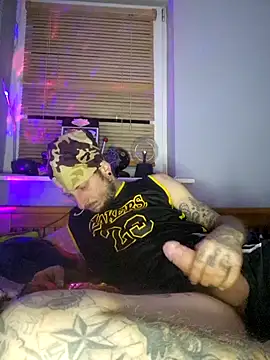 MODEST11 MMiILOO AMARO online show from 10/23/25, 03:39