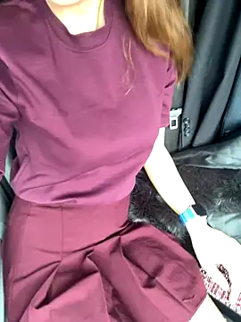 Snapshot of valori chatting on 11/22/25, 12:15 valori online show from 11/22/25, 12:15