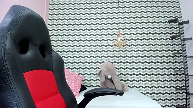 MOLLYSPENCER1 online show from 10/30/25, 07:25