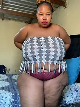 Curvycandy95 online show from 07/10/26, 07:34