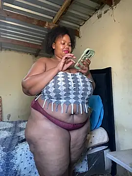 Curvycandy95 online show from 07/17/26, 07:37