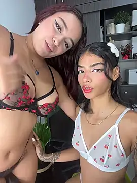 NaughtyNinnaXXX online show from 12/15/25, 10:36