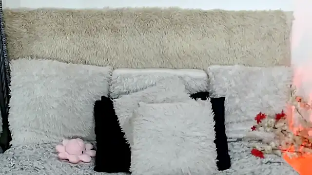 indianchic89 online show from 10/24/25, 05:20