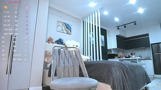 Yunleah online show from 05/18/26, 05:35