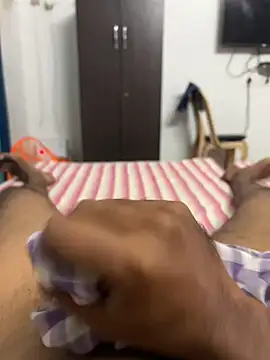 usermood2000 online show from 11/23/25, 07:30