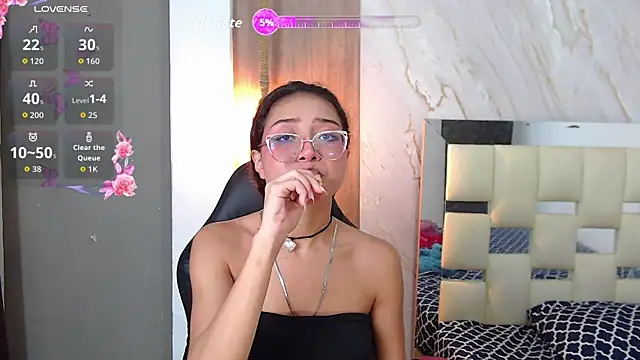 Snapshot of honeymoon_12 chatting on 07/05/26, 03:45 honeymoon 12 online show from 07/05/26, 03:45