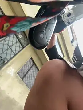 -Mia1 online show from 11/04/25, 03:22