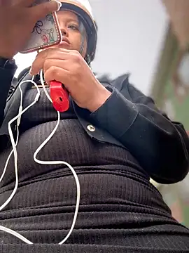 -Mia1 online show from 03/28/26, 12:05