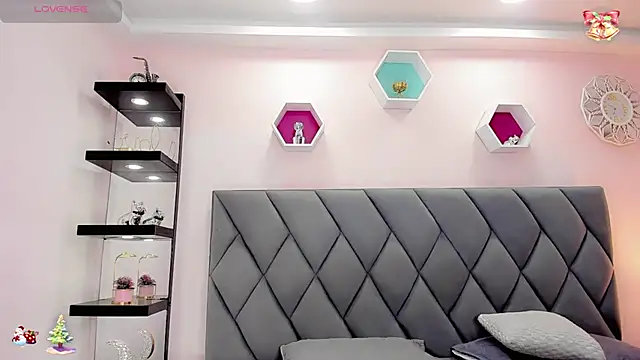 Amira Ember online show from 12/14/25, 08:35