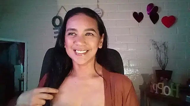 MiiaVelasquez online show from 04/06/26, 04:32