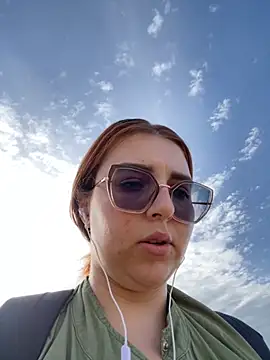 CoraVibes online show from 04/22/26, 07:11