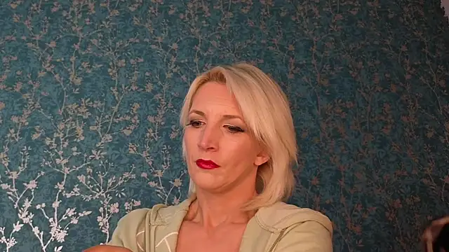 SereneXX online show from 10/11/25, 06:01