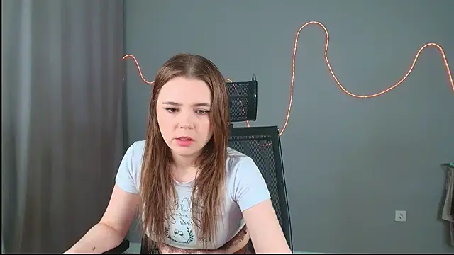 Snapshot of LeksaLove chatting on 02/27/26, 04:07 LeksaLove online show from 02/27/26, 04:07